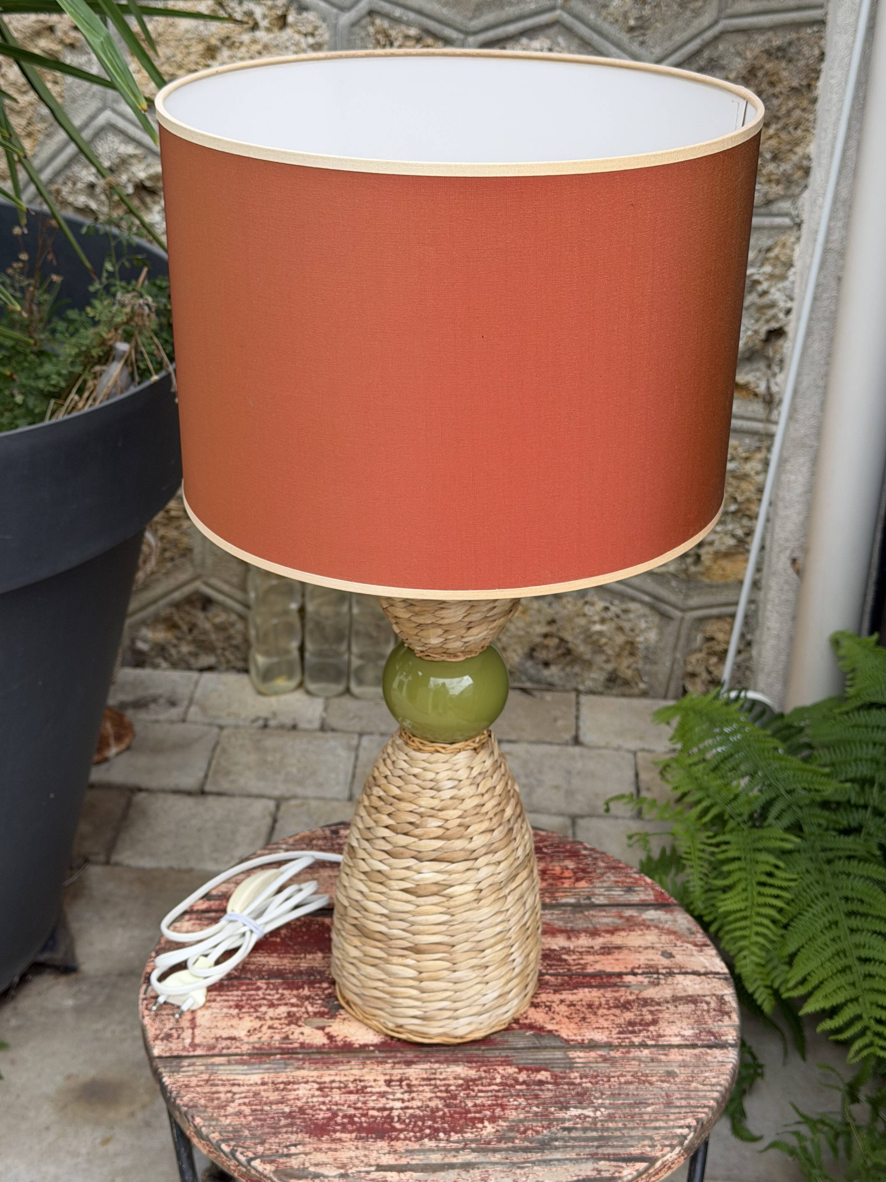 Large vintage sculptural lamp from the 60s/70s – olive green ceramic & very fine fibres.