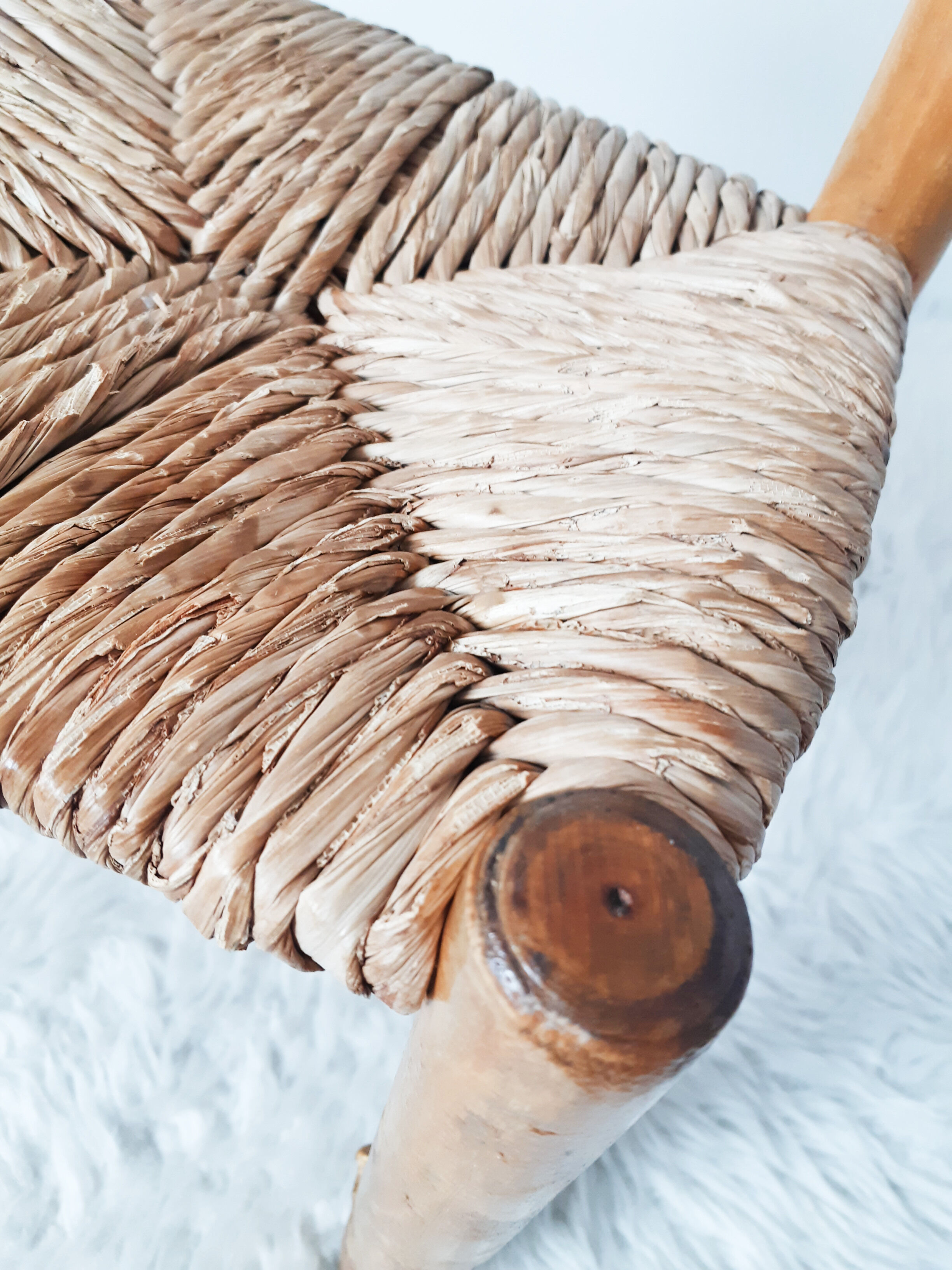 Vintage children's chair in wood and straw