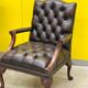 Fauteuil Chesterfield en cuir marron (le prix est pour un)