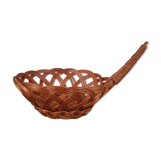 Rattan basket with handle -vintage