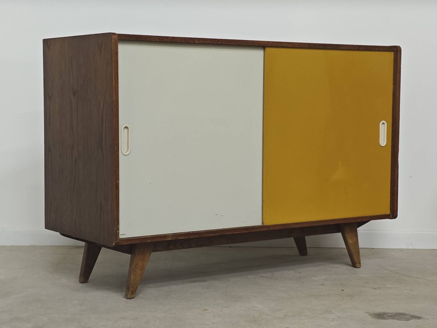 Buffet U 452 yellow by Jiri Jiroutek for Intérier Praha 1960