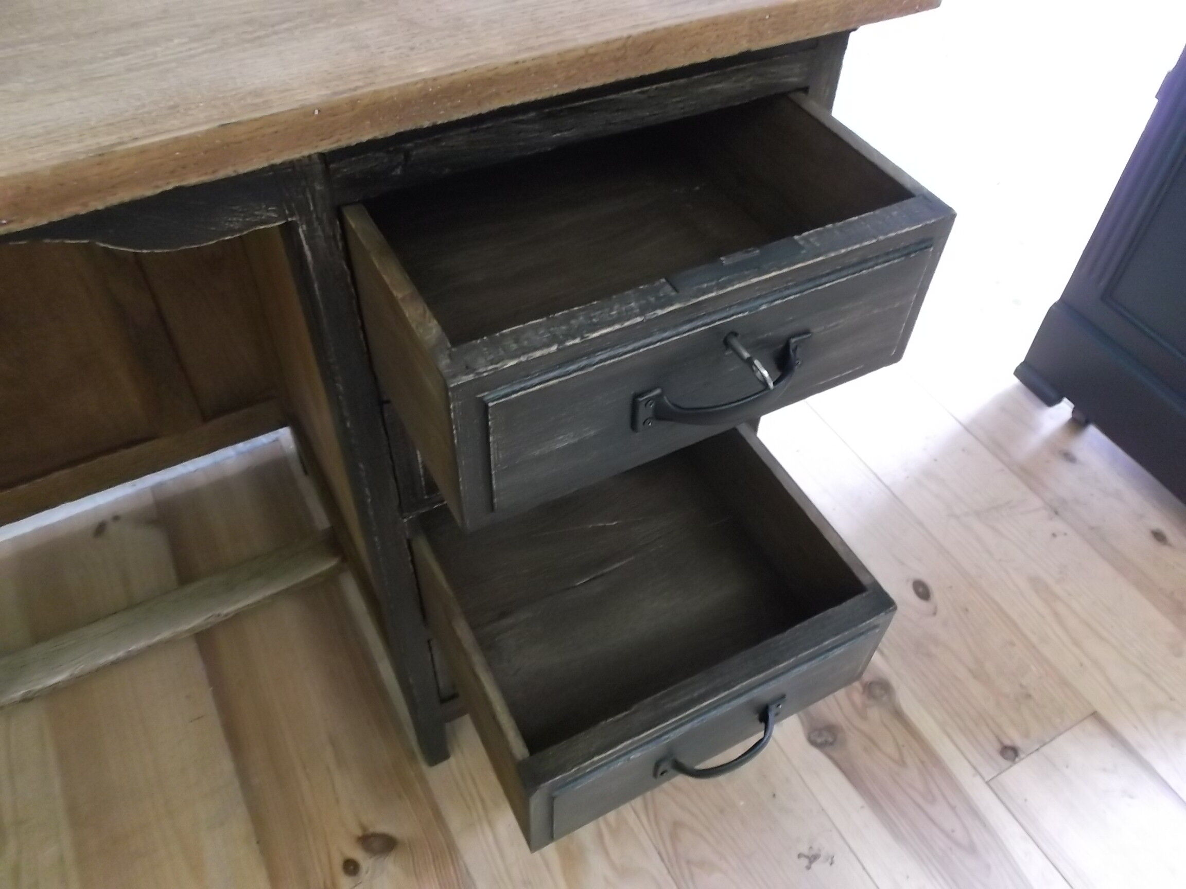 Children's desk