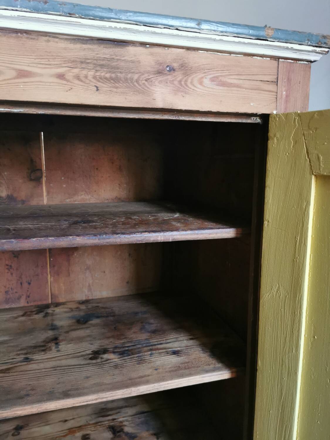 Confiturier furniture