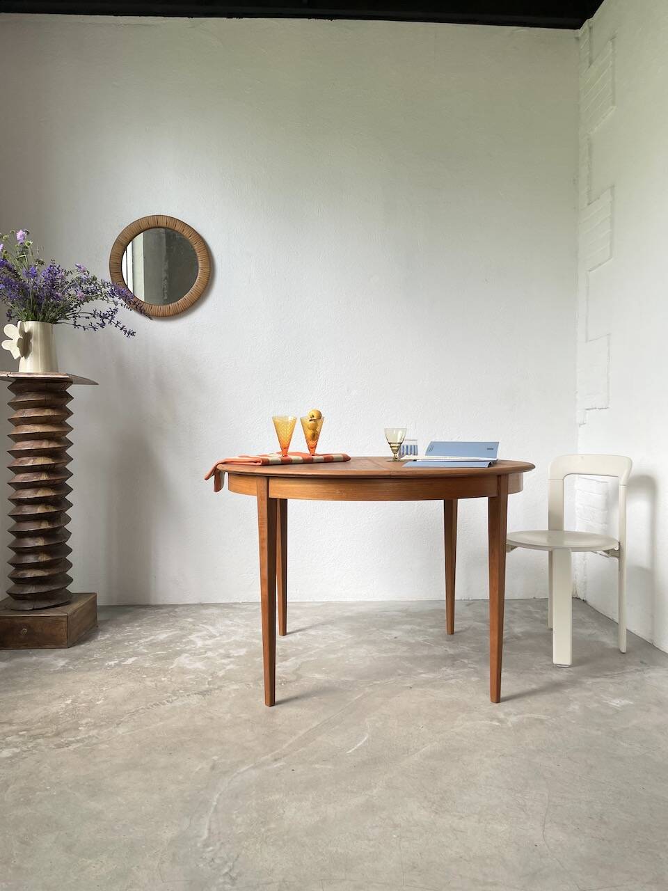 Scandinavian round teak table with extension