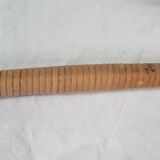 Tapette à tapis, tape tapis en rotin tressé