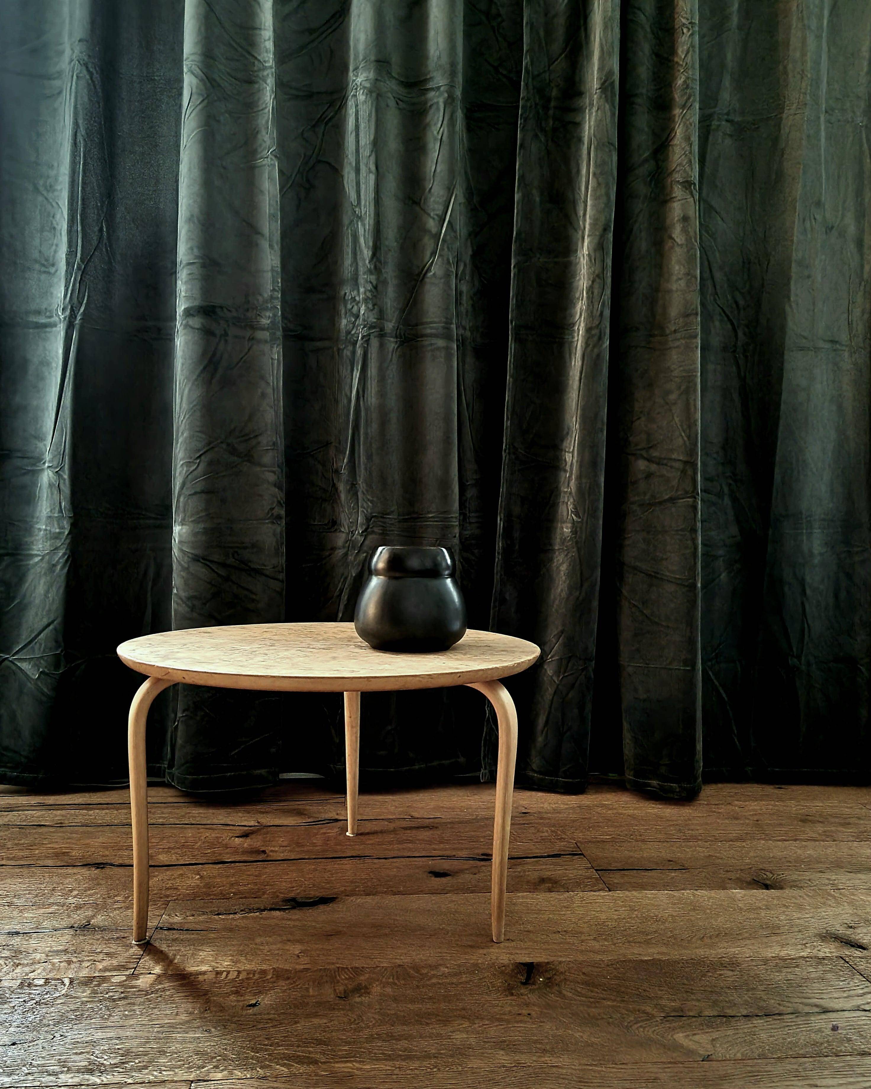 Table d'appoint « Annika » de Bruno Mathsson, en bouleau, style scandinave moderne, datée de 1974