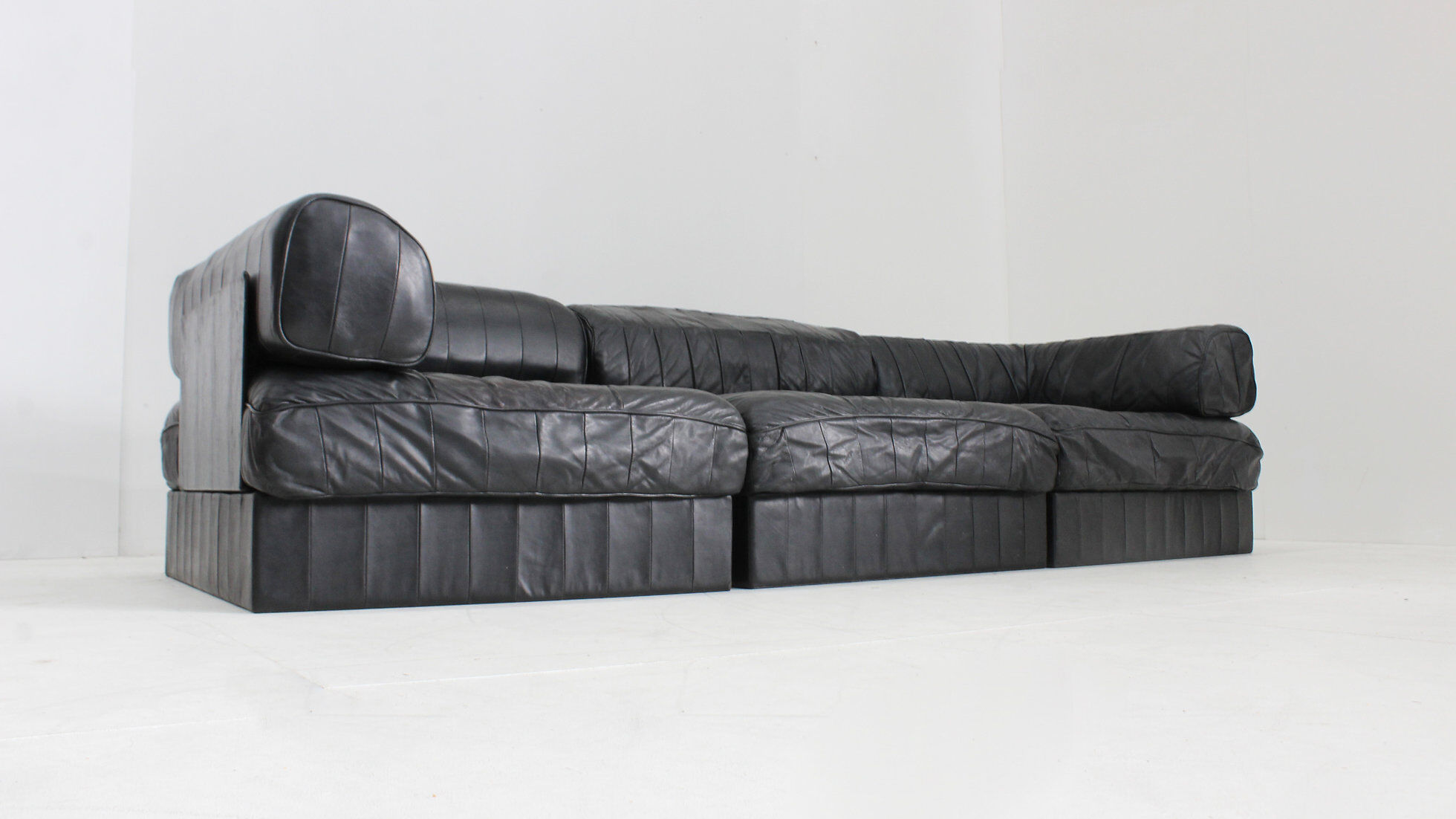 De Sede DS 88 modular sofa black leather patchwork Switzerland 1970s