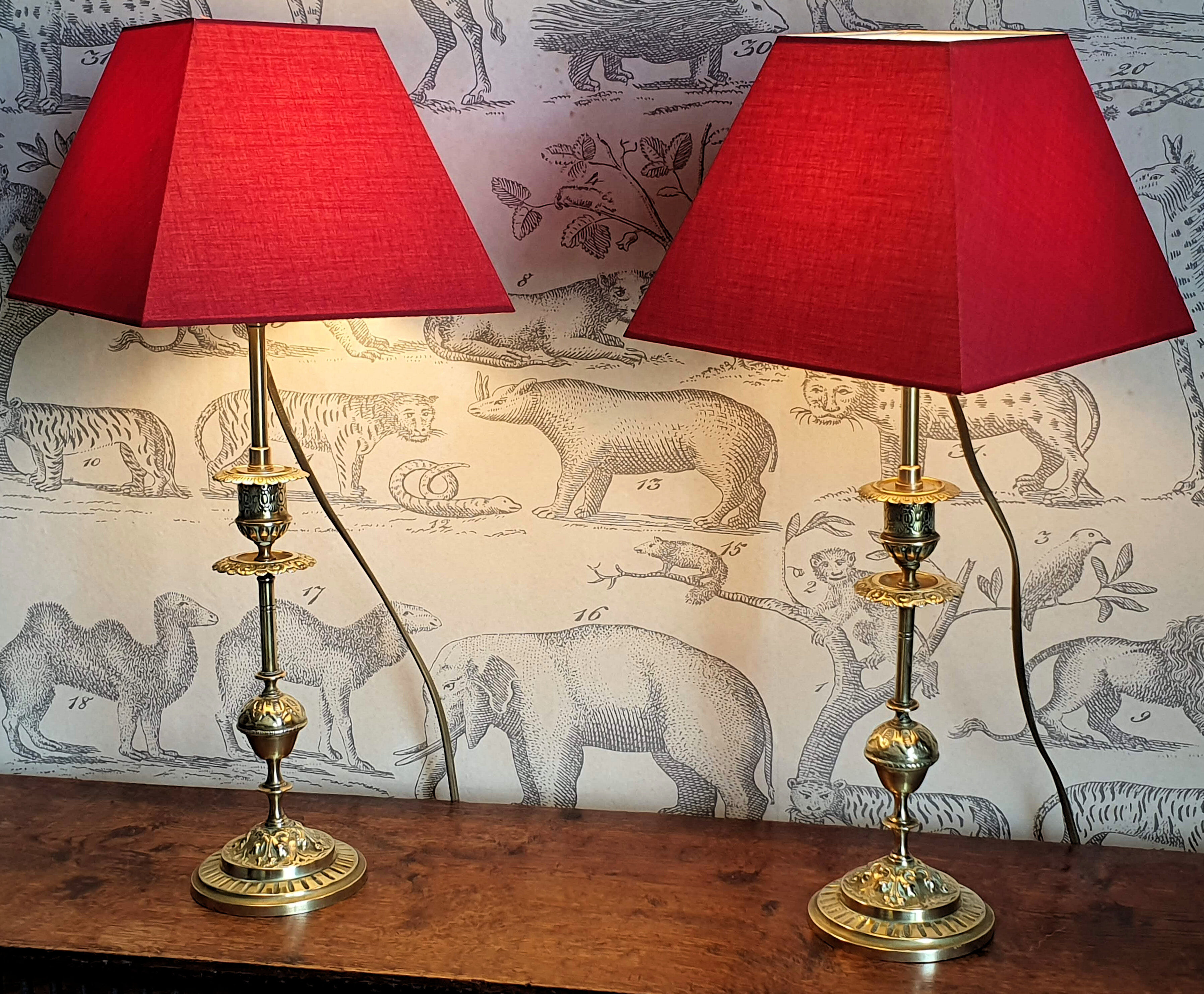 Duo de lampes en laiton abat-jour rouge