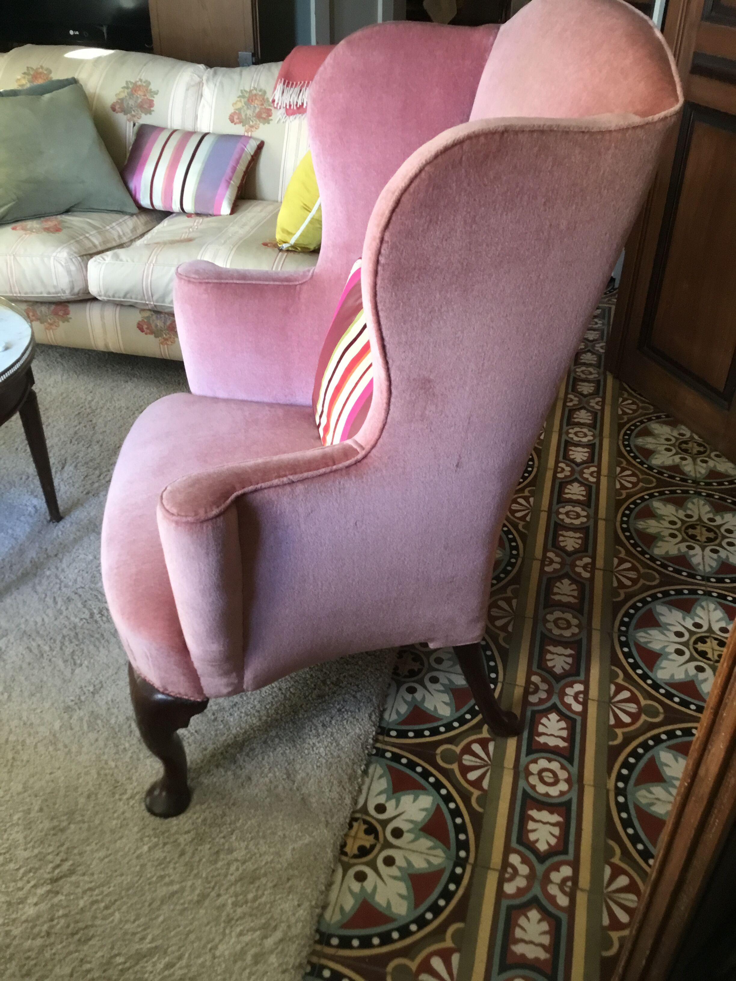 Wing chair