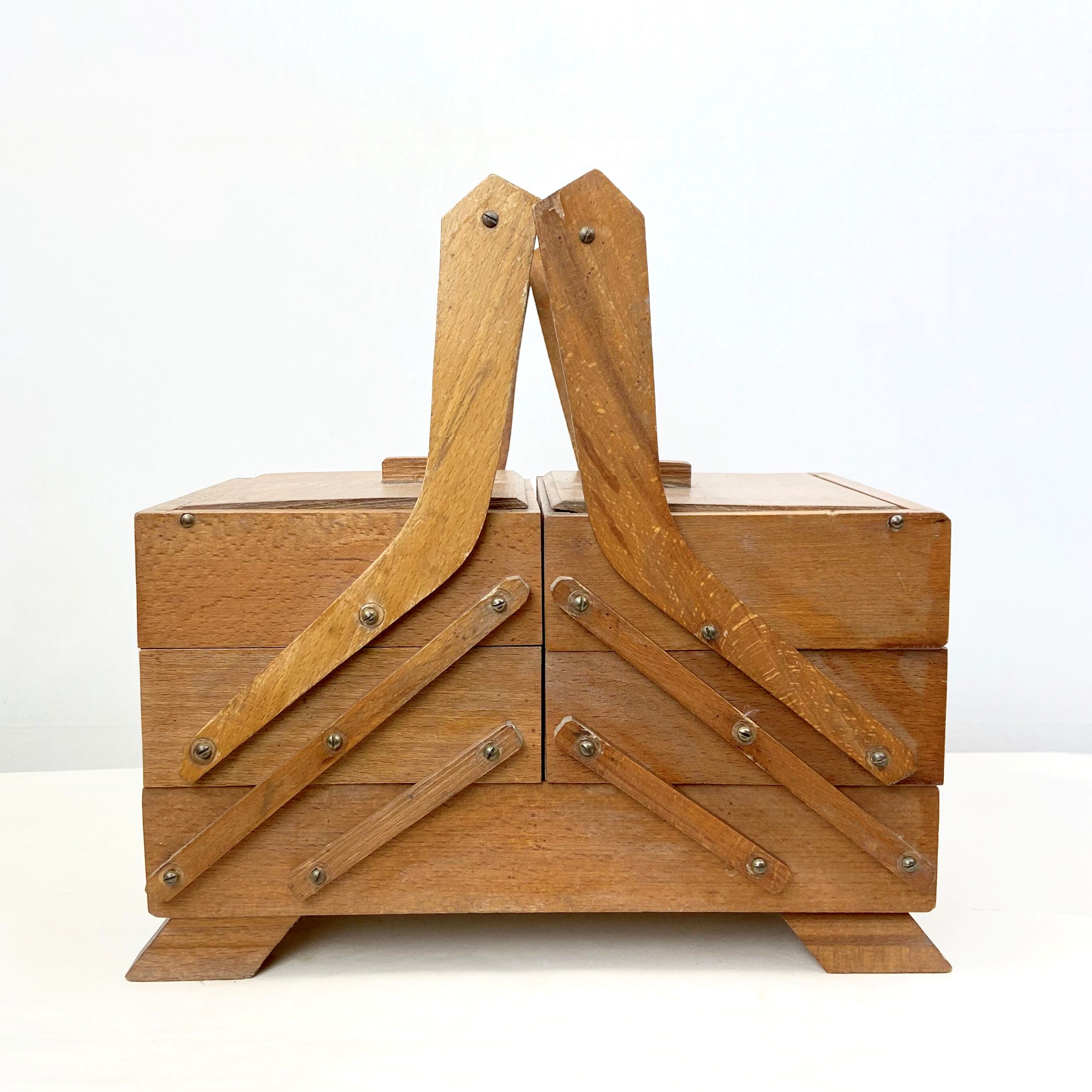 1950 former worker wooden sewing box