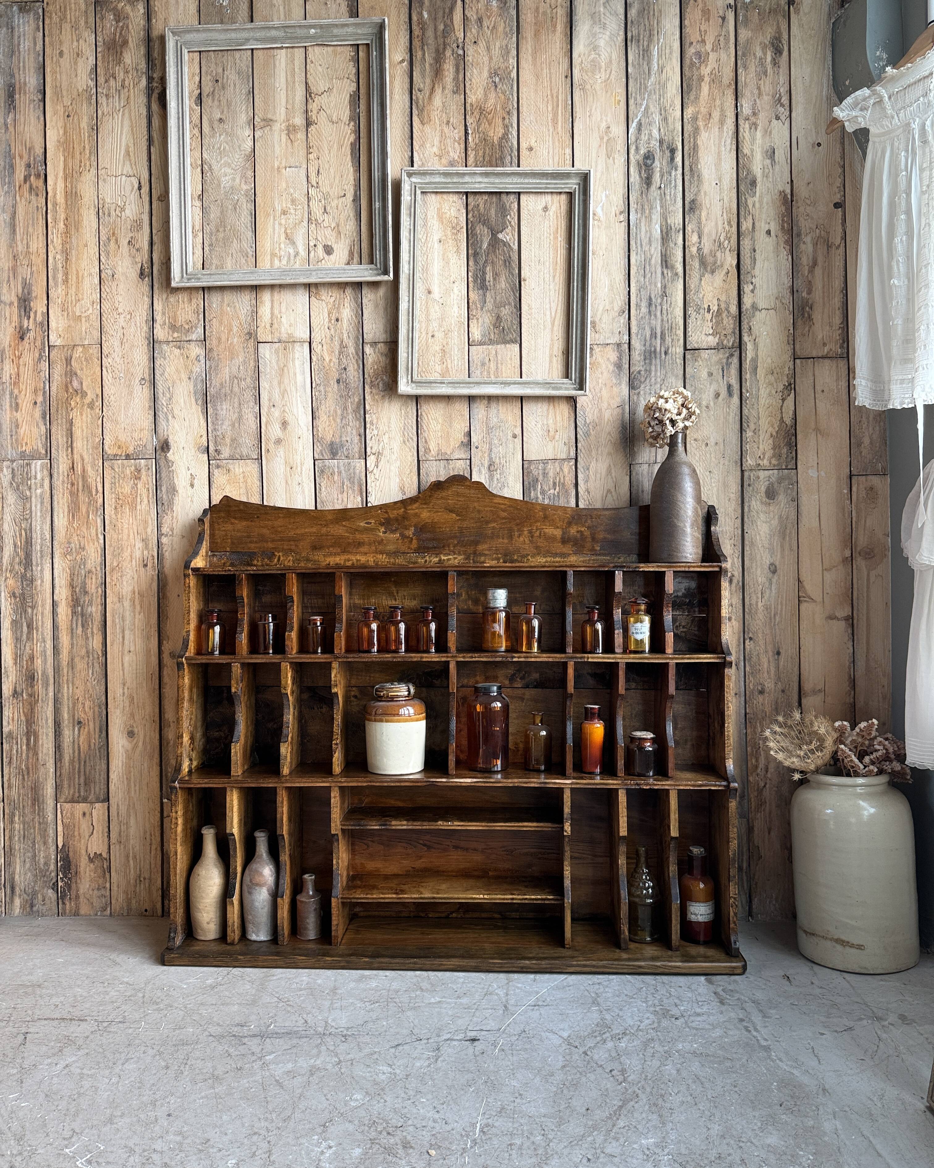 Workshop furniture with compartments
