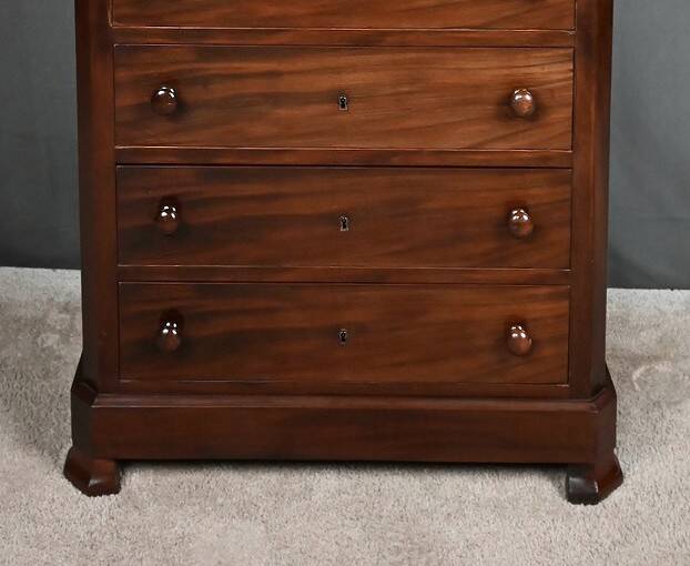 Mahogany chest of drawers – Late 19th century
