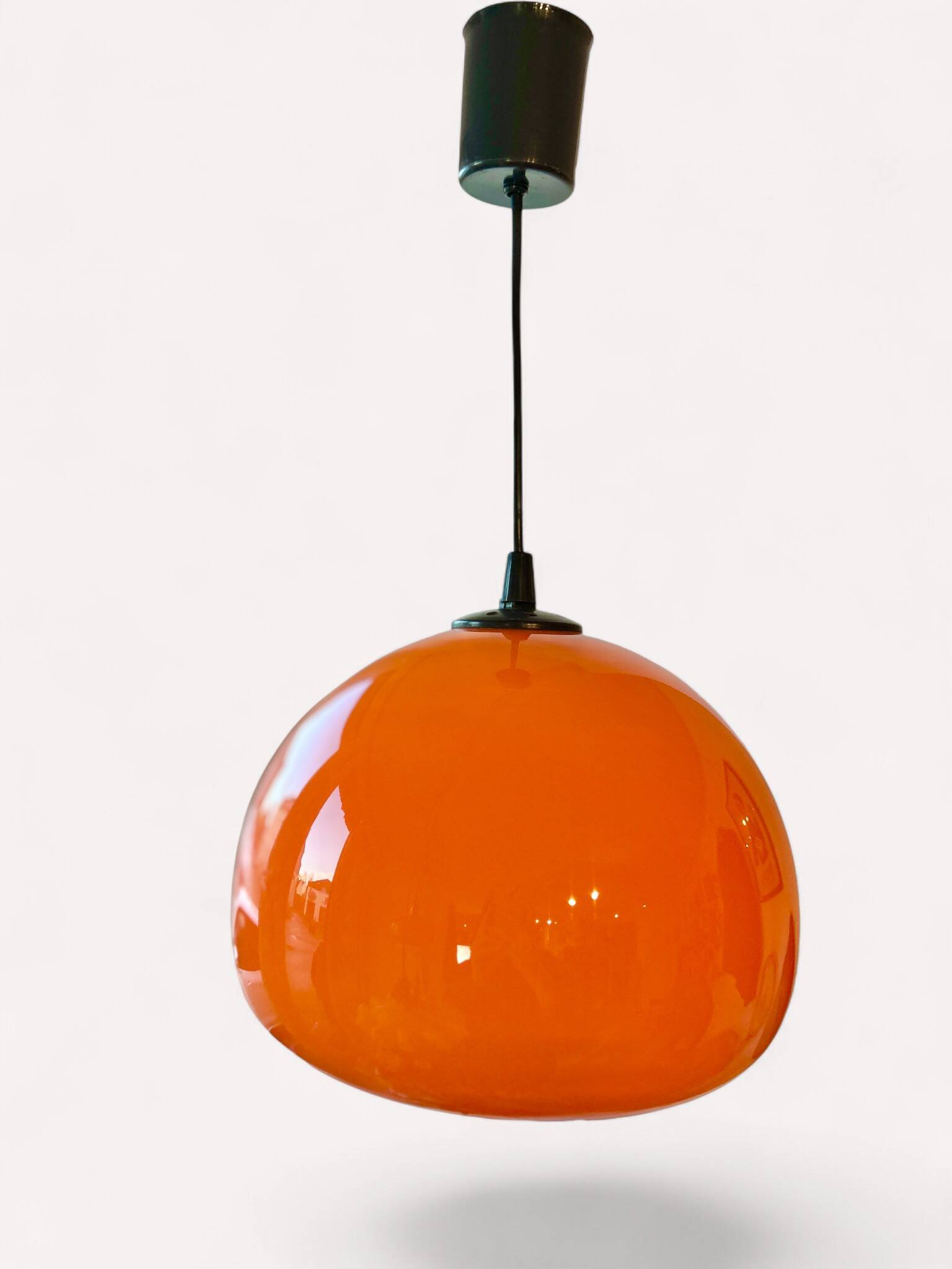 Suspension en opaline orange, 1970