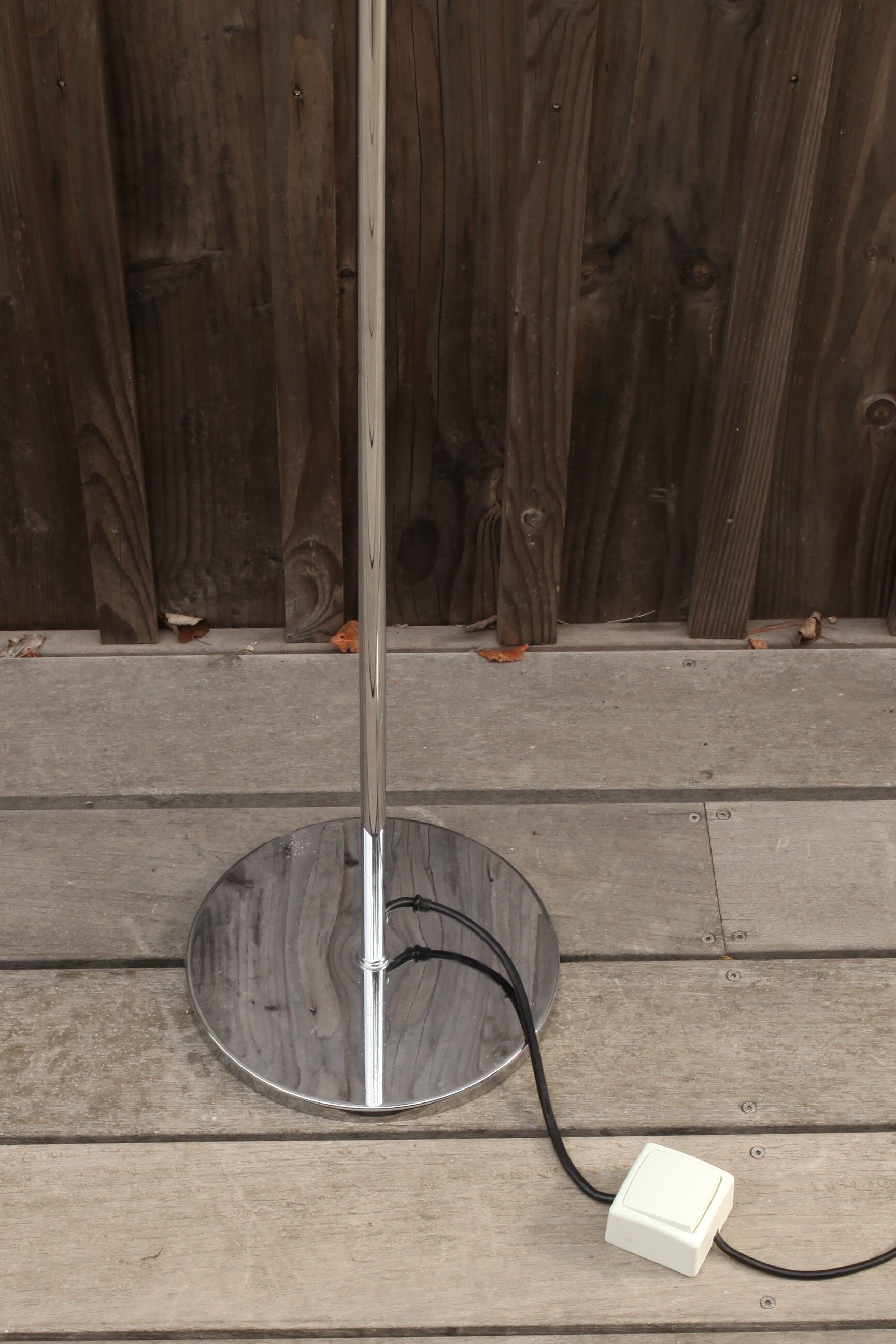 3-light floor lamp in chrome metal