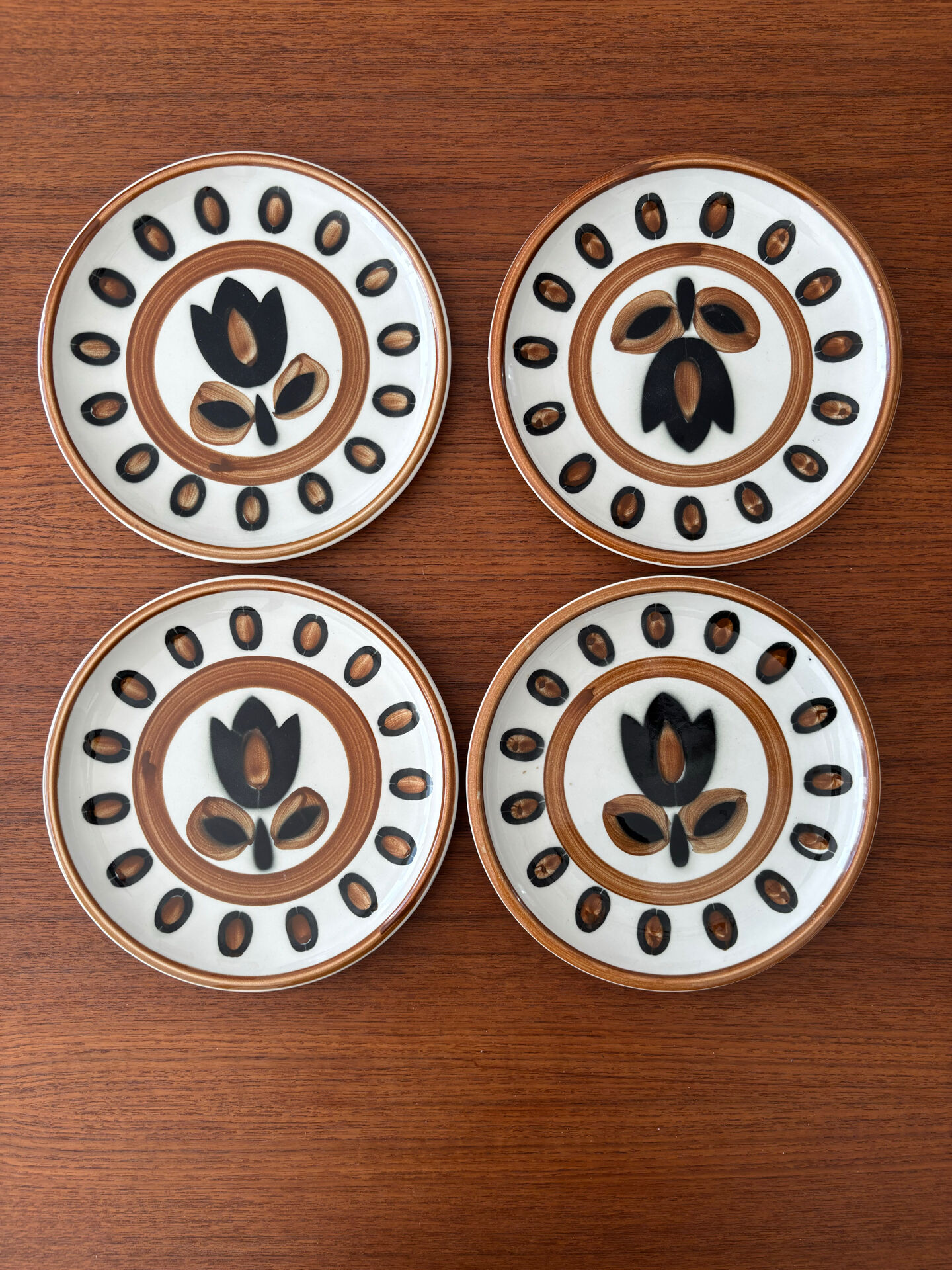 Set of 4 dessert plates Boch La Louvière model Kimono.