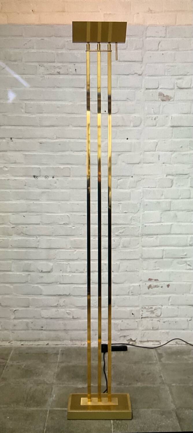 Deknudt House Hollywood Regency floor lamp in gold brass