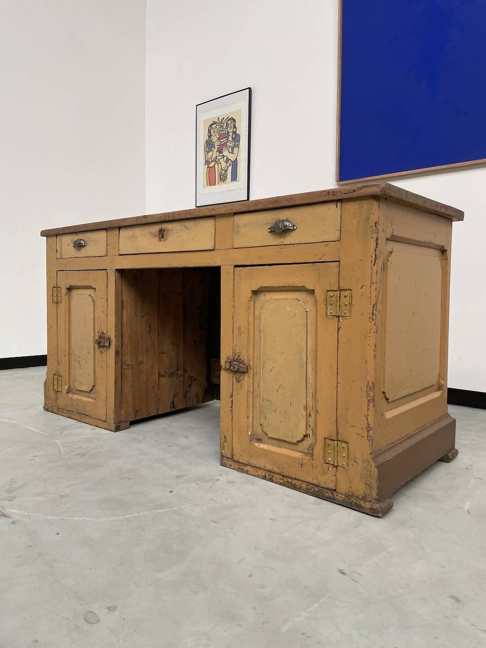 Yellow patina commercial counter from the 50s