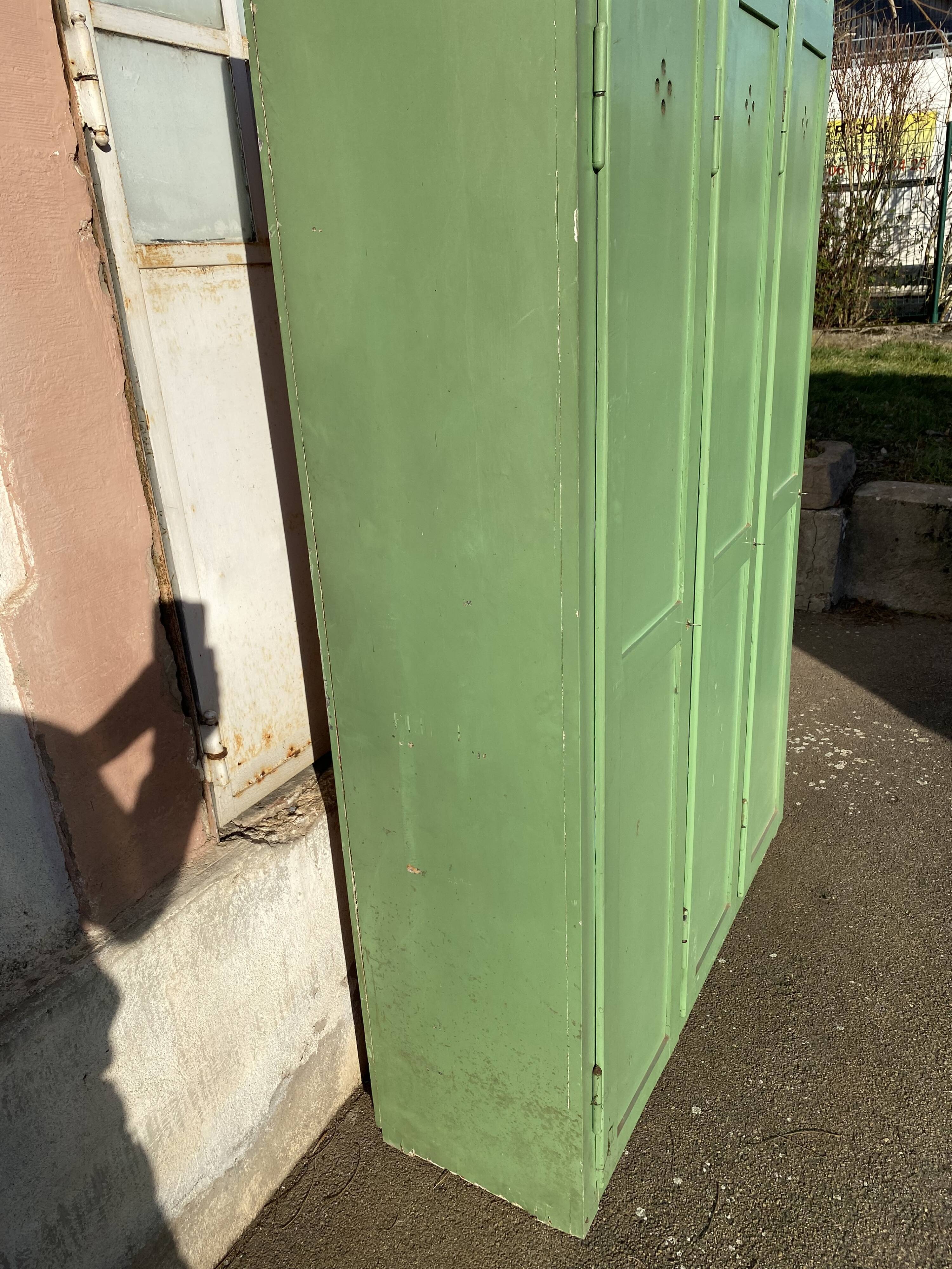 Vestiaire d’usine bois 3 portes