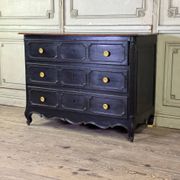 Commode en chêne Louis XV, patine noire, XVIIIe siècle
