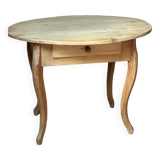 Oval pine table