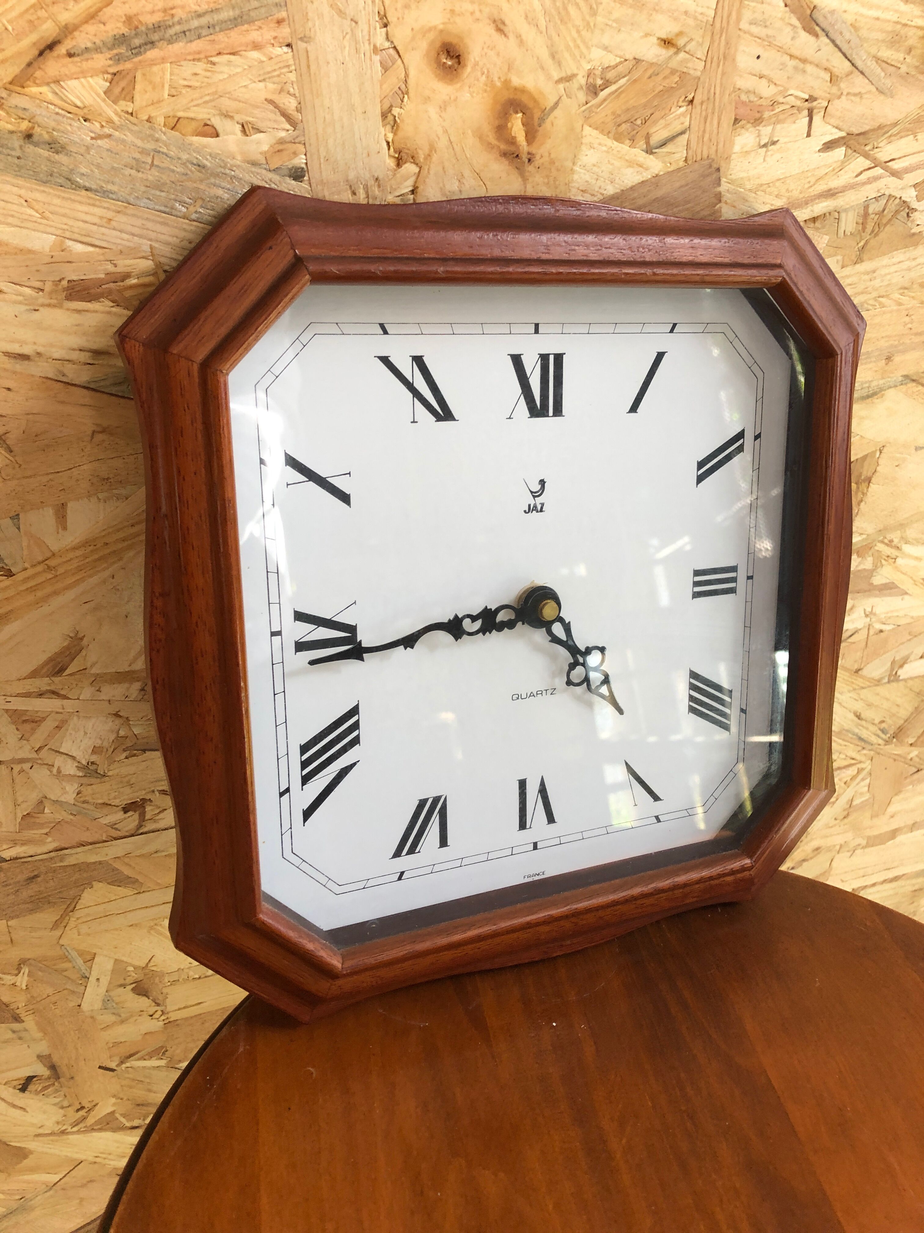 Old clock clock jaz quartz contour wood vintage