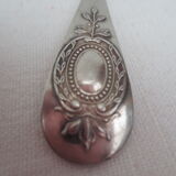 Suite of 6 small silver dessert spoons, medallion decoration