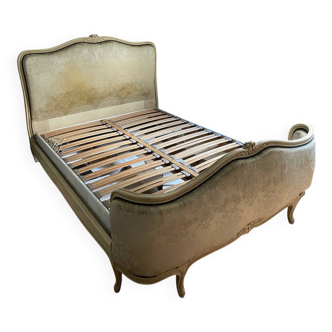 Half basket bed in Louis XV style