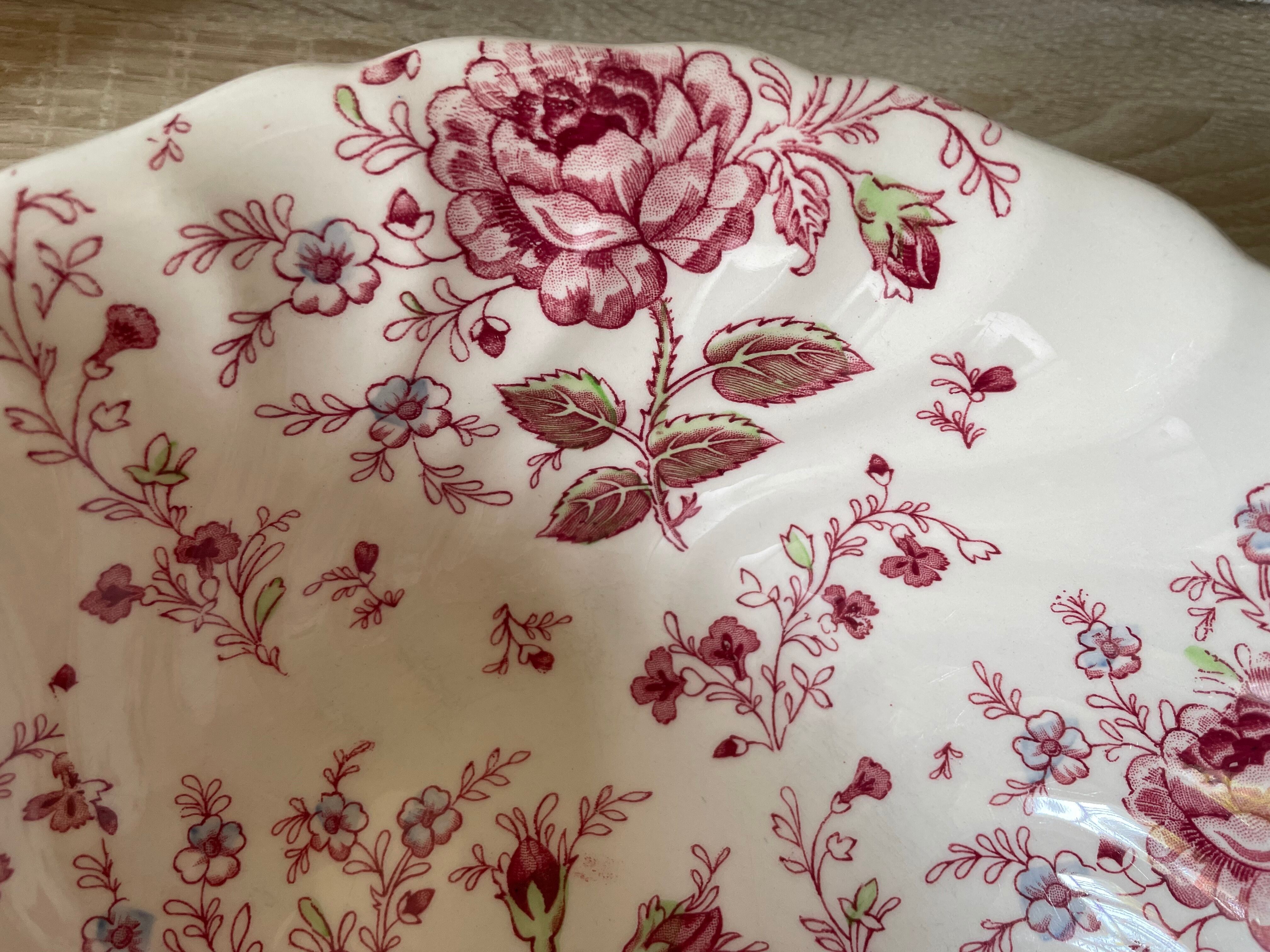 Hollow dish salad bowl Rose Chintz Johnson Brothers vintage