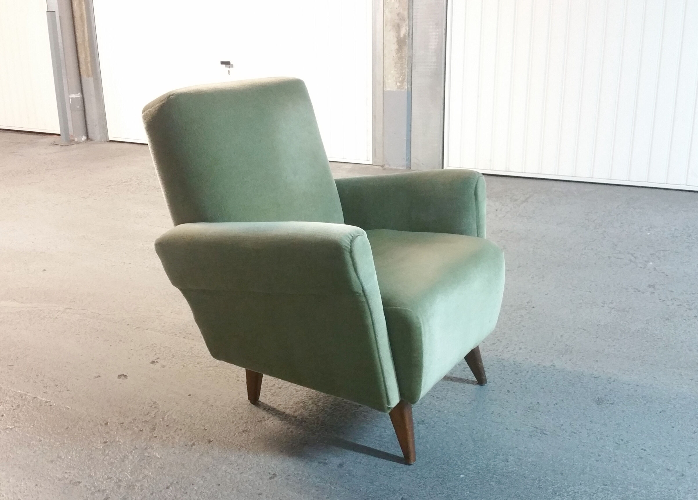 Club 50 60 year already restored Chair green water