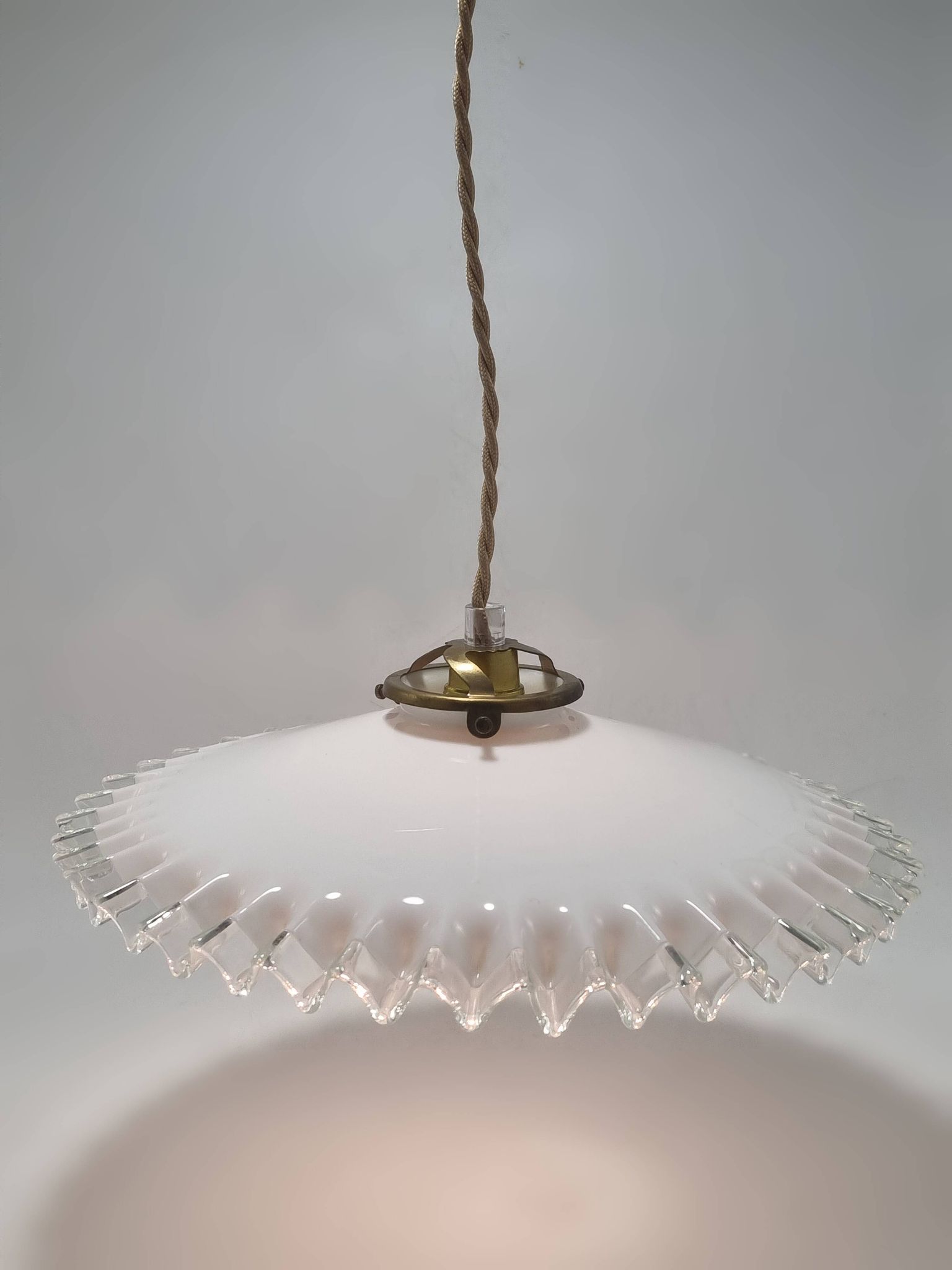 Suspension en opaline