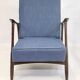 Fauteuil scandinave 1960 tissu bleu foncé effet chevron retapissé