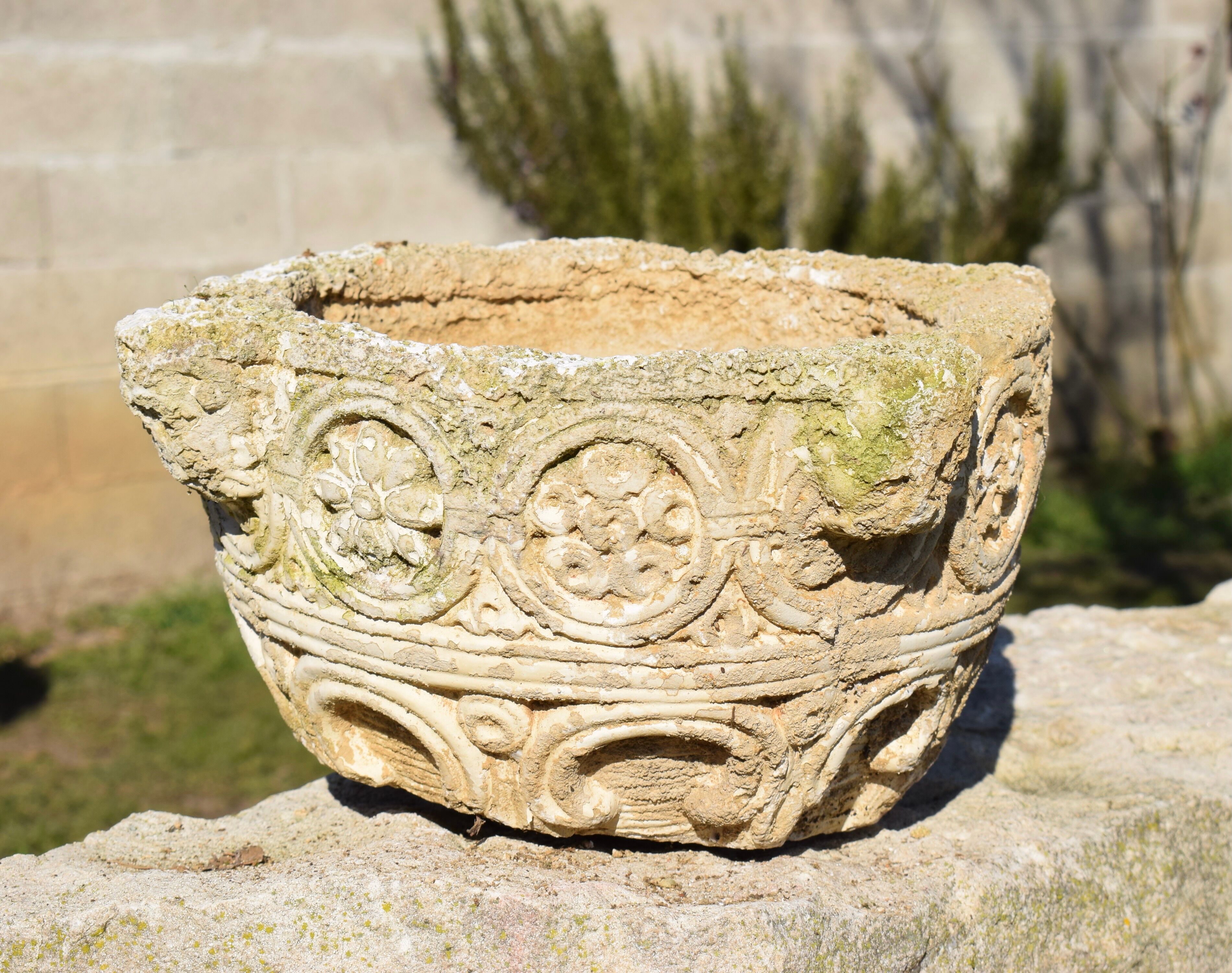 Planter of gothic style bénitier
