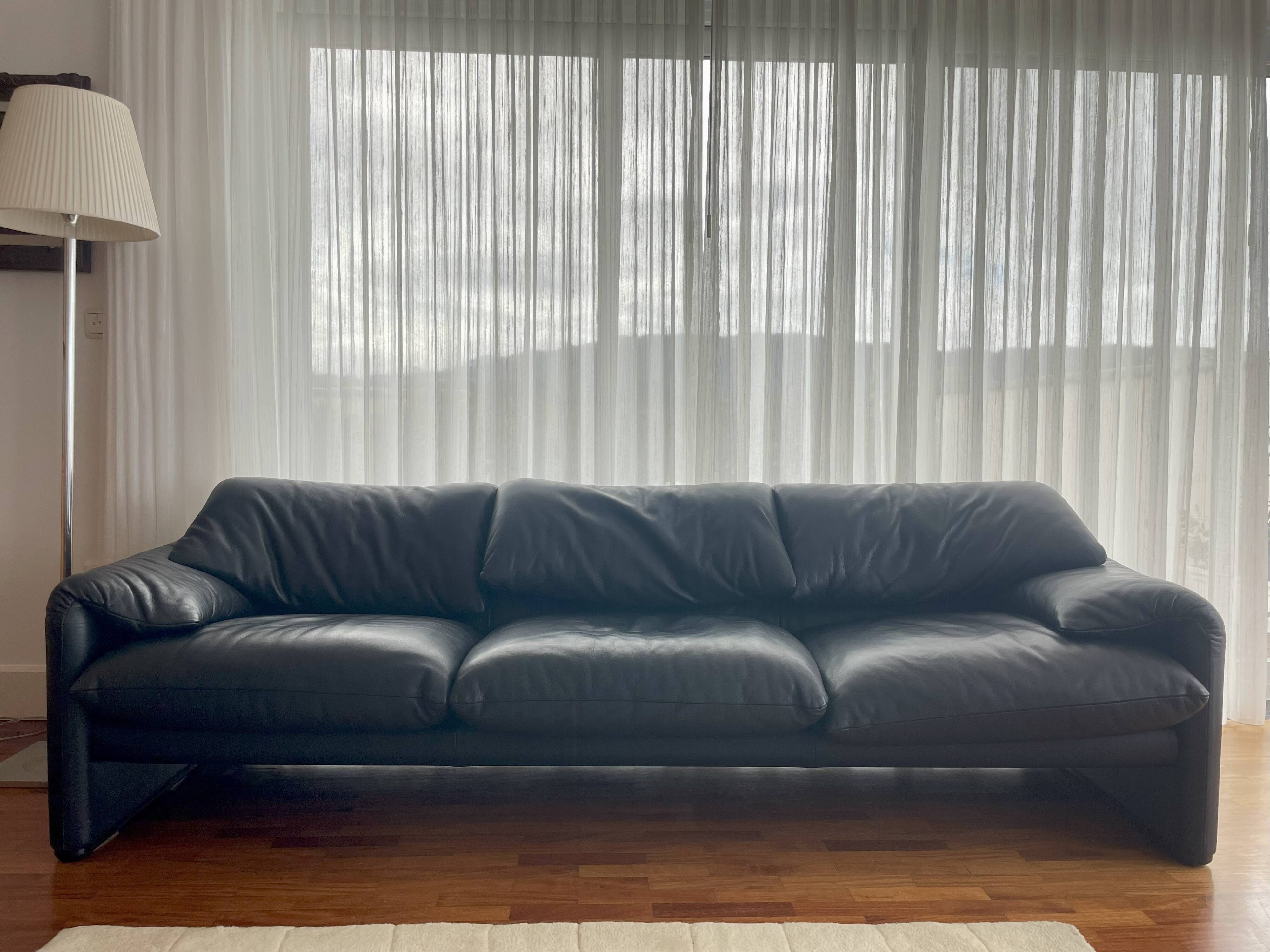 Canapé Maralunga Cassina en cuir noir