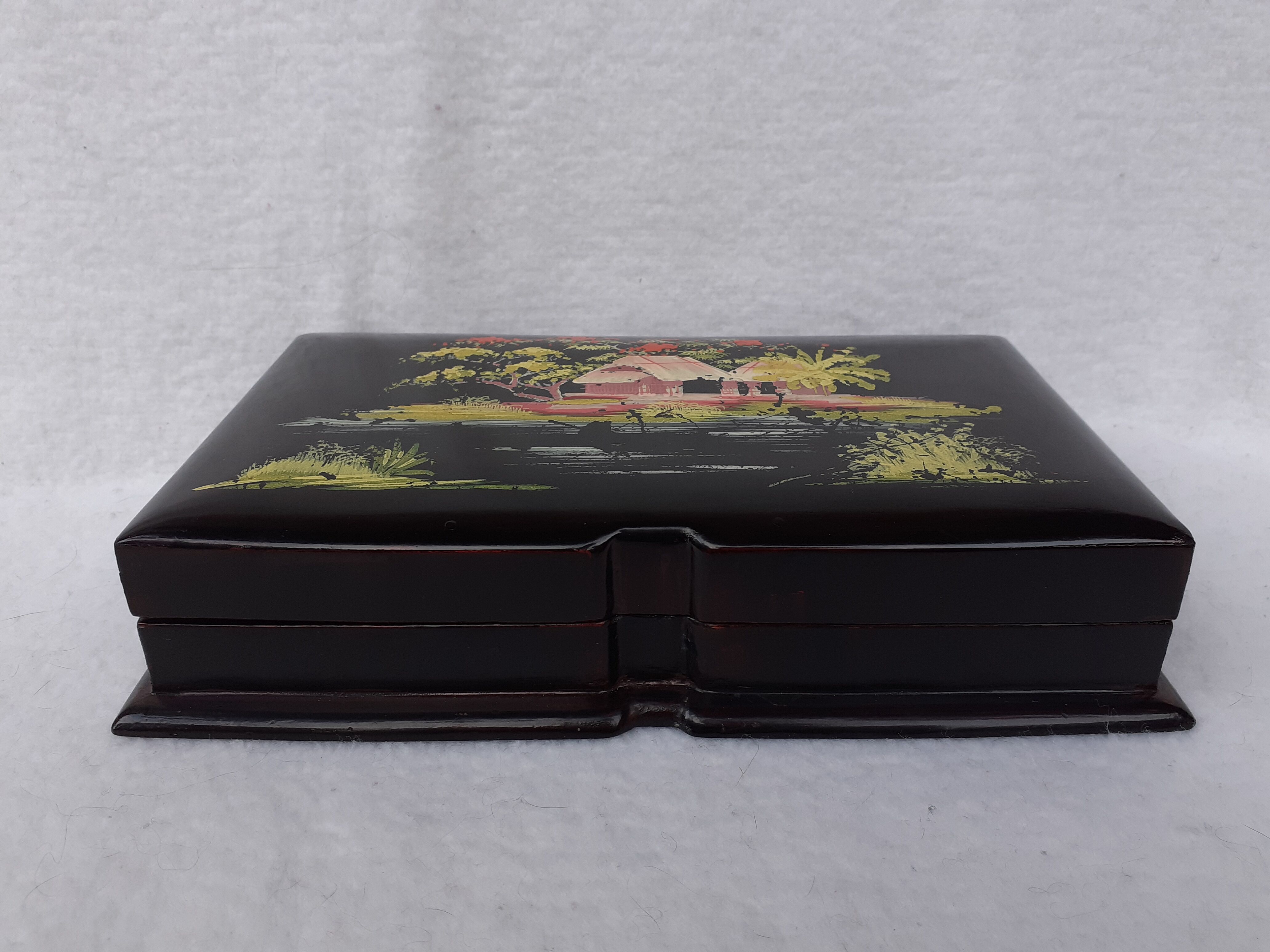 Vintage cigarette dispenser box