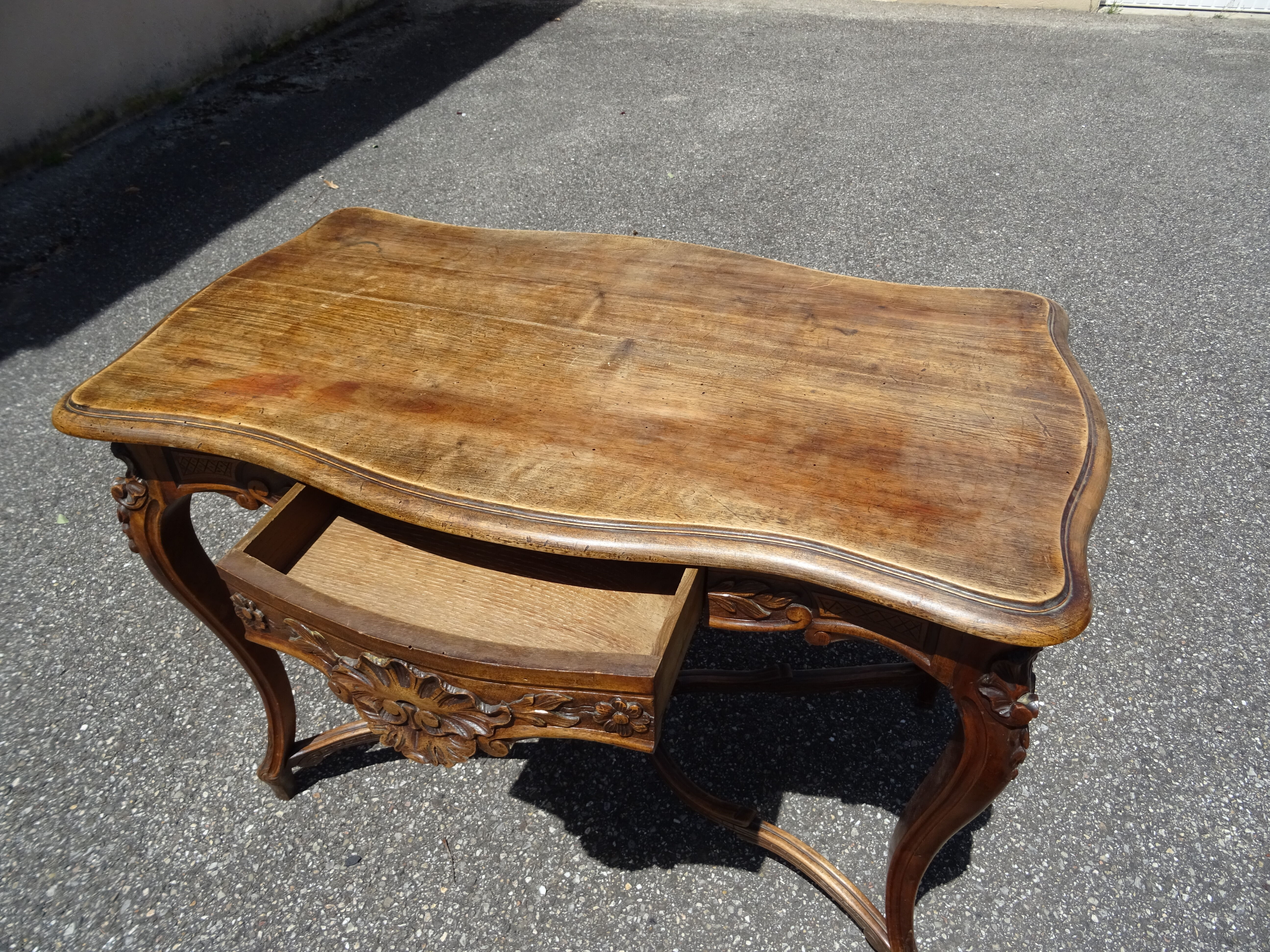 Desk writing table of middle Louis XV