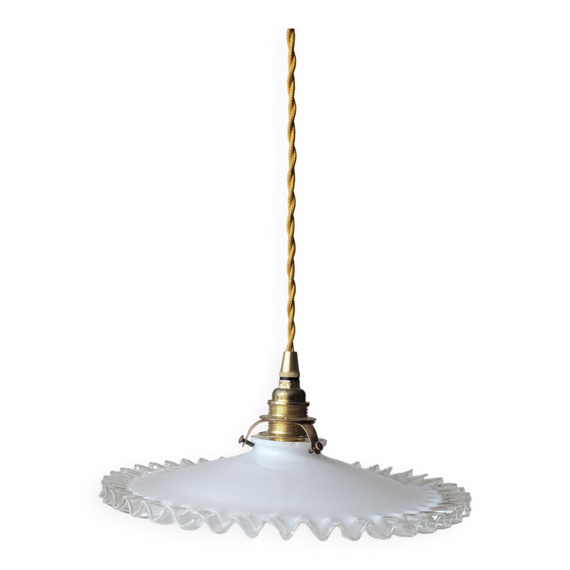 Pendant in serrated opaline