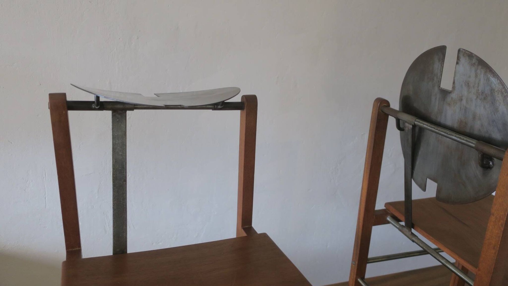 Brutalist 6 chairs and dining table in teak and patinated steel, 1960s