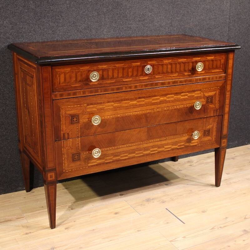 Commode en marqueterie de style Louis XVI italien du 20e siècle