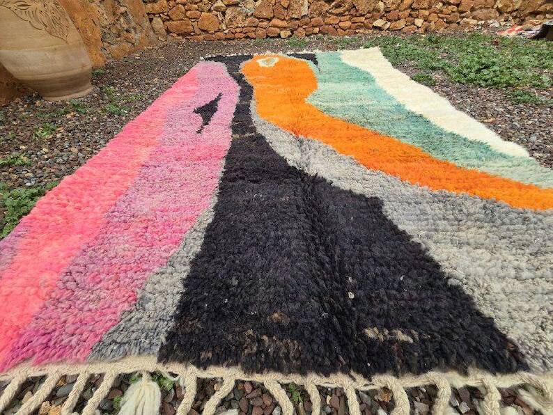 Beni Ouraine handwoven rug, traditional style, size 150 x 250 cm