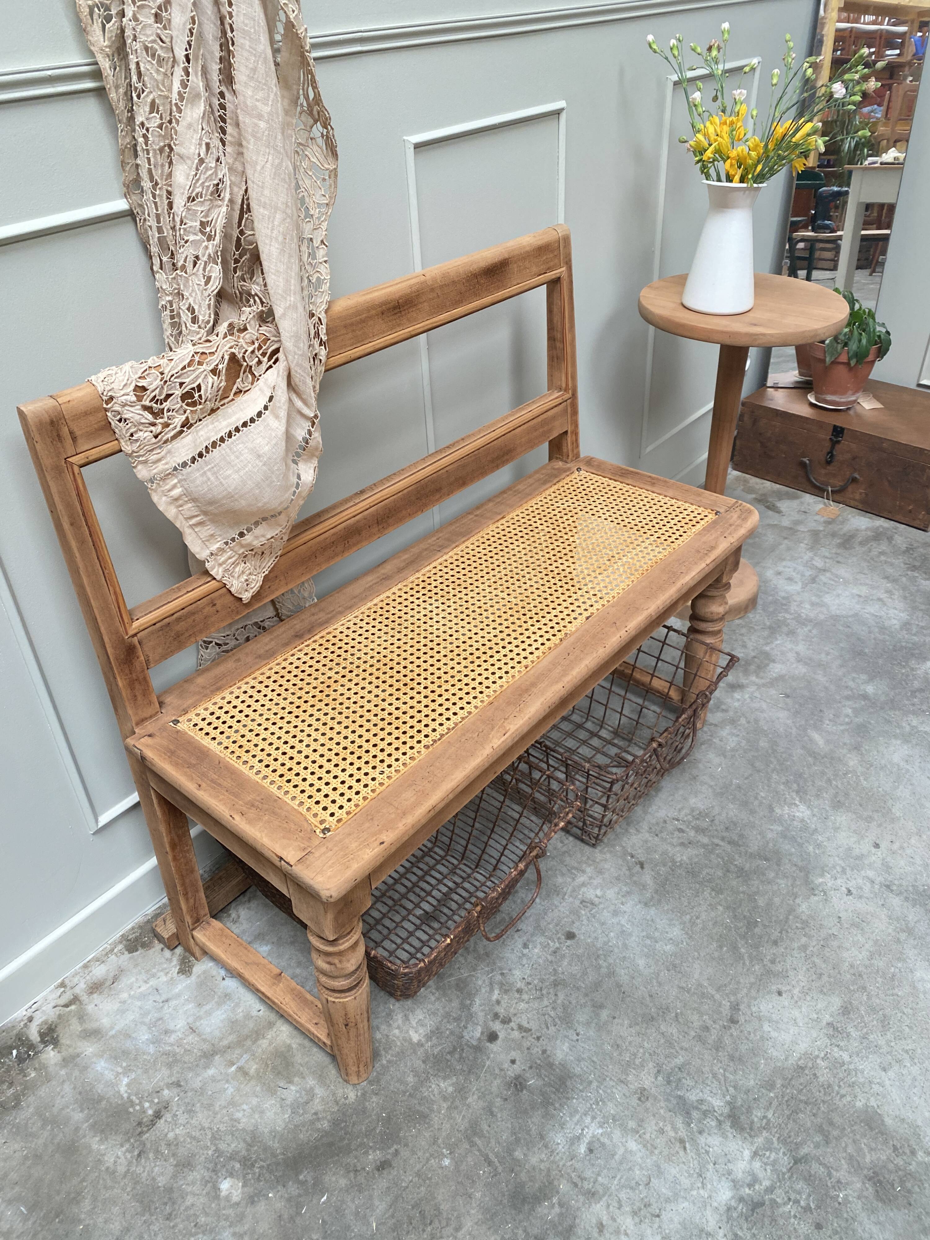 Banc en chêne et cannage