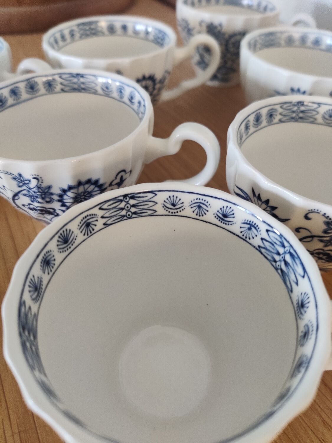8 tasses
