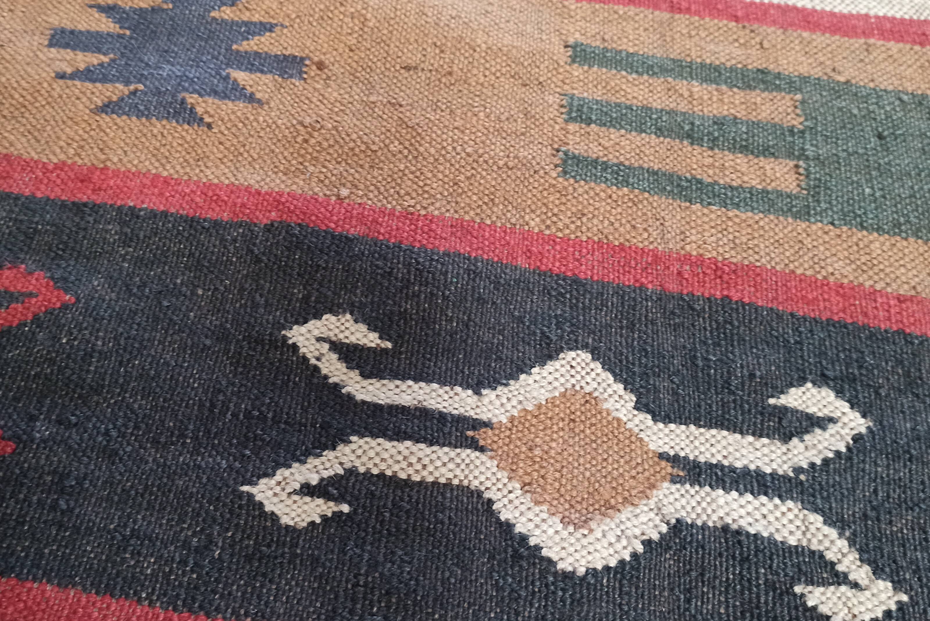 Kilim rug in jute and cotton. 125cm x 195cm