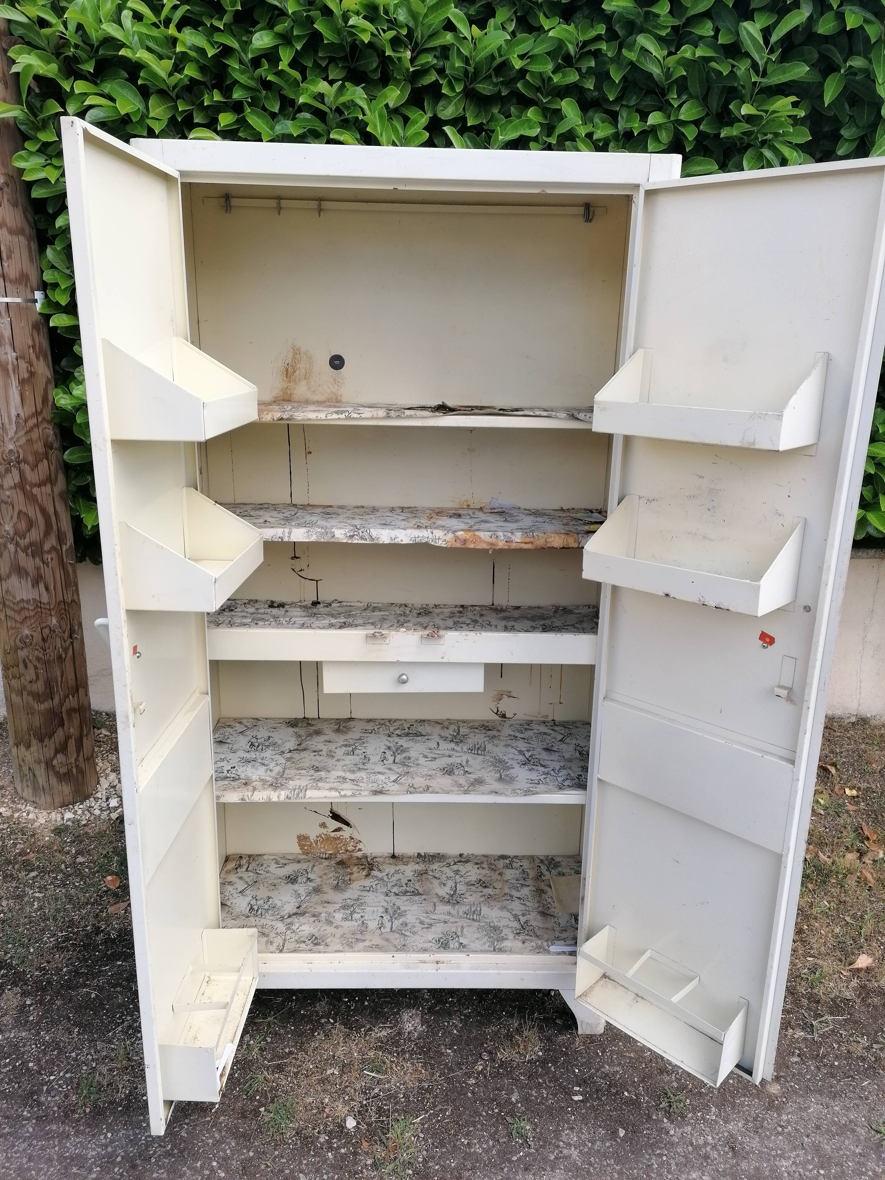 Metal kitchen cabinet