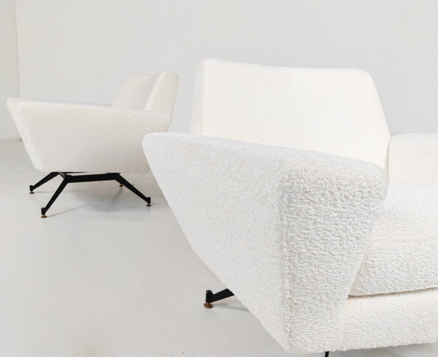 Paire de fauteuils par Studio Tecnico A.P.A, vers 1950