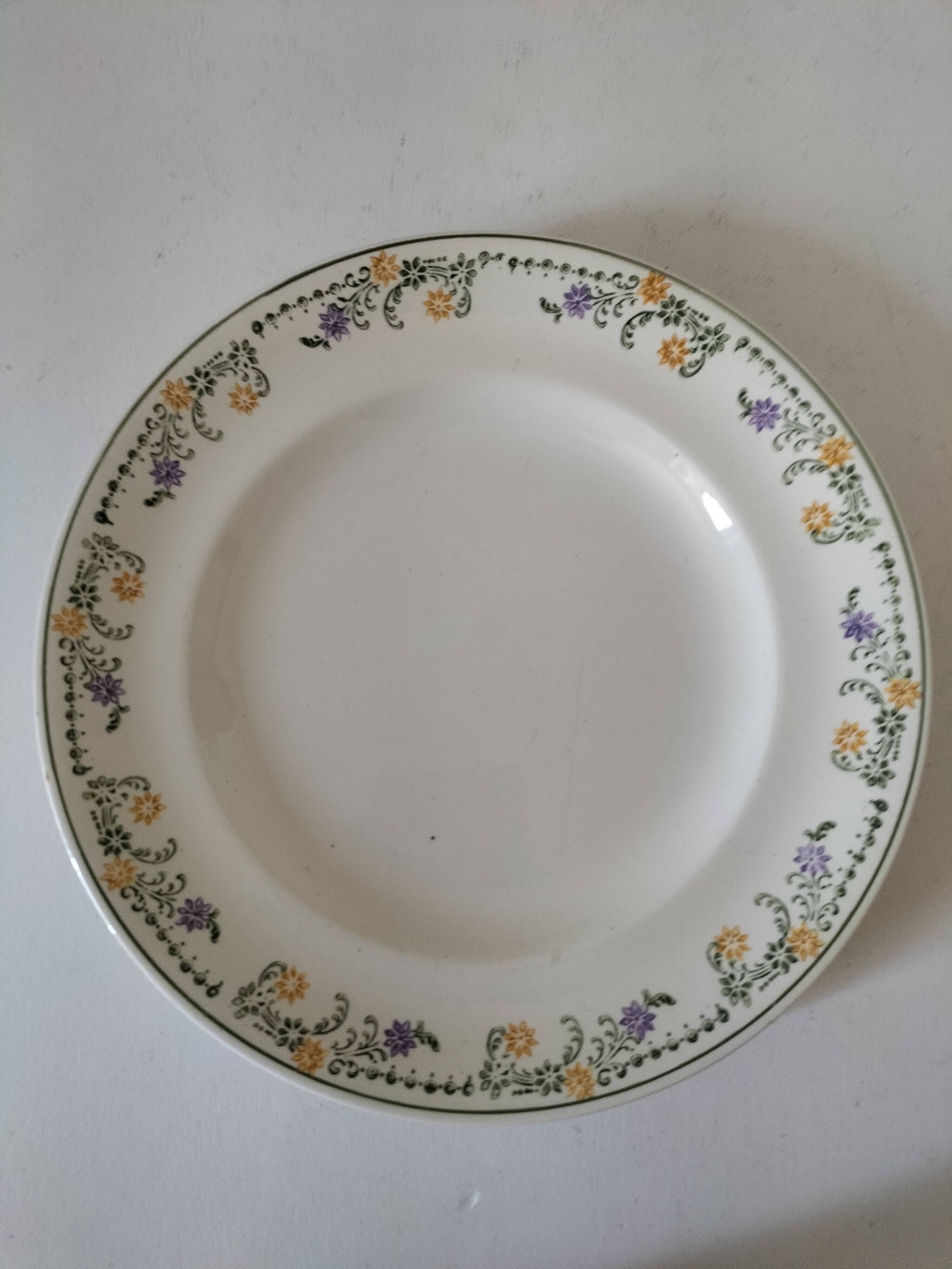 Pair of antique Longwy plates, Didier model, Circa 1870–1910