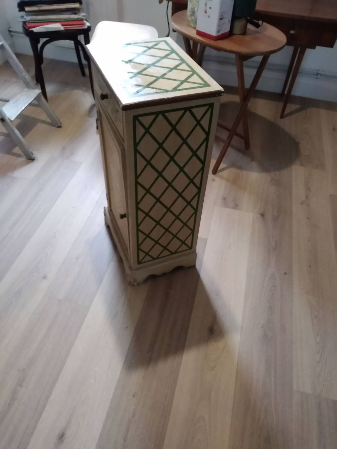 Small cabinet with door and drawer