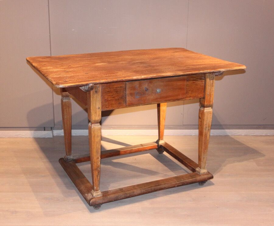 Changer table , Switzerland XIXth