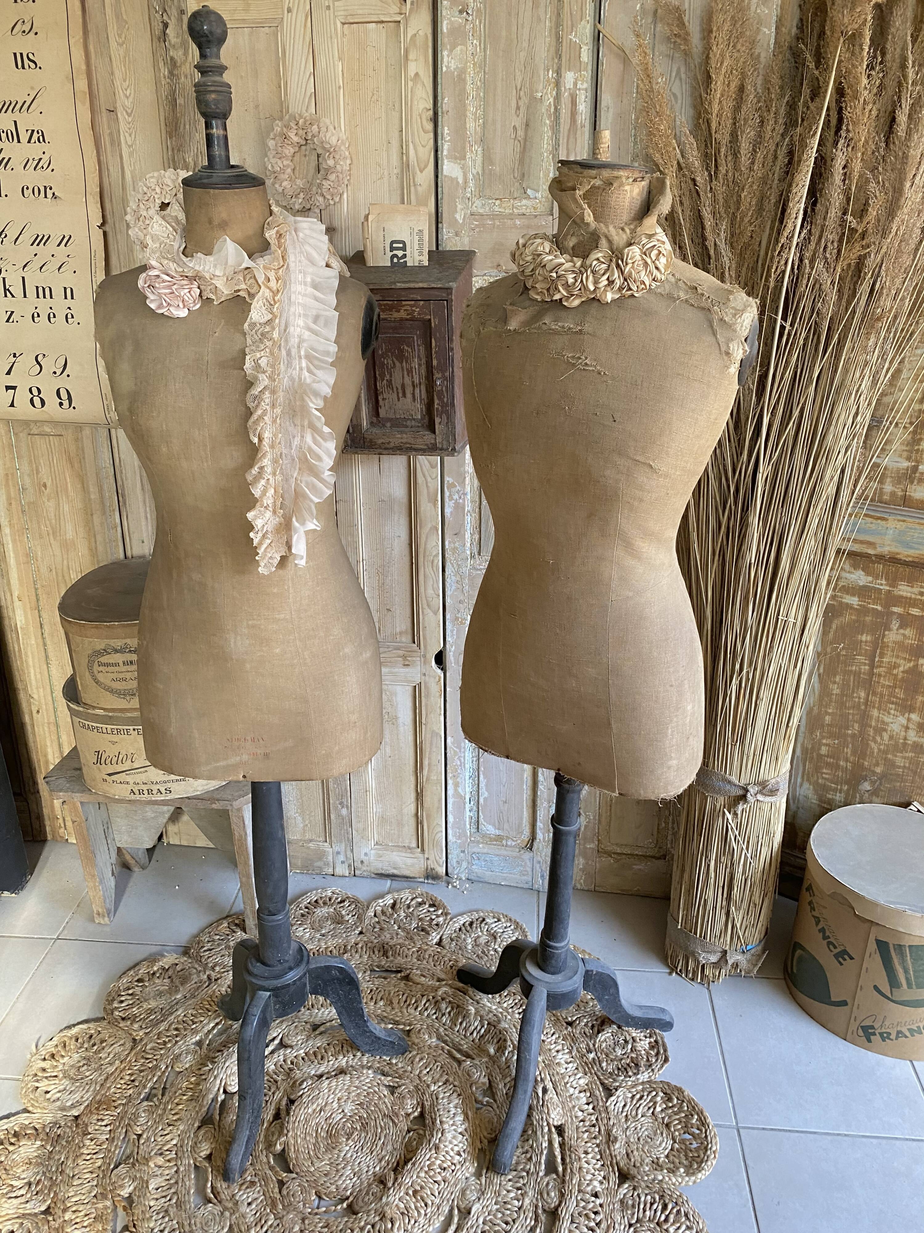 Former sewing mannequin the turner