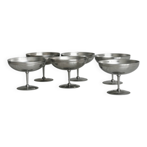 6 coupes en métal brillant