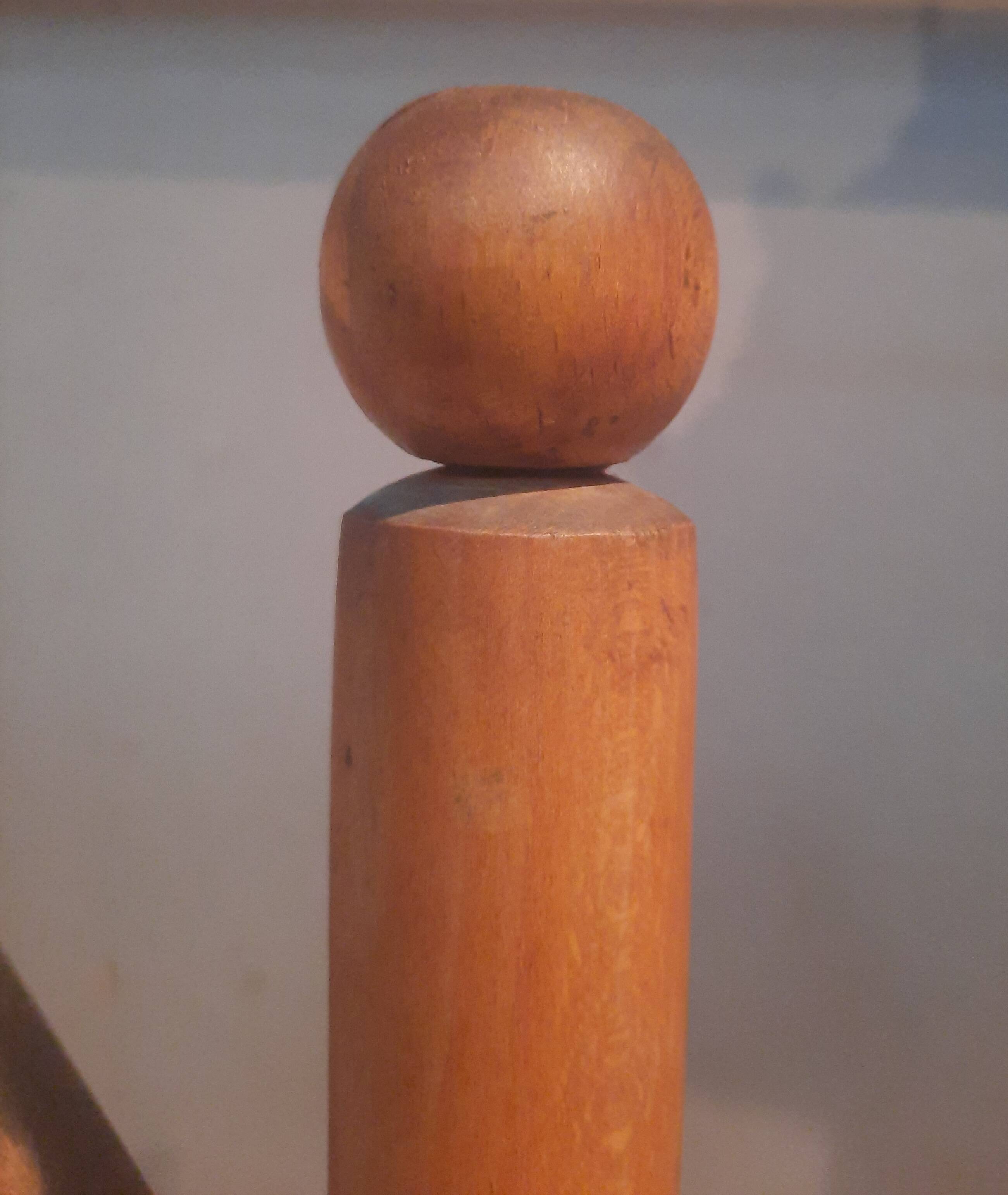 Porte-manteau sur pieds dit "perroquet" de Fischel